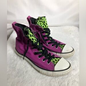 Girls Purple & Green Converse Allstar Shoes. Size 3.
Like New